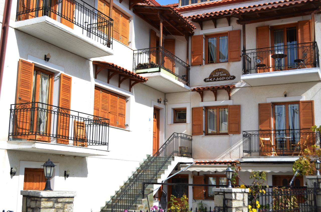 Hotel Xenonas "Melathron" Arachova Esterno foto